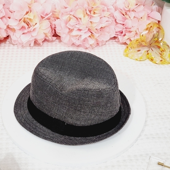 FEDORA 1989 Place Size 2-4yr - Picture 3 of 9